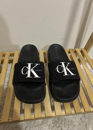Шльопанці сalvin klein