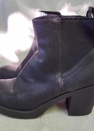 Ботинки женские черные на каблуке