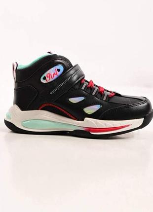 Детские кроссовки