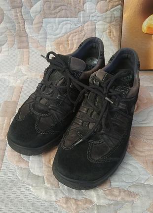 Комфортные кроссовки legero