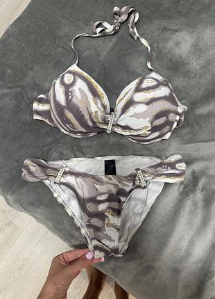 Женский раздельный купальник с камнями