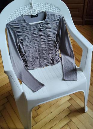 Модный серый кроп топ топик с декором xs-s
