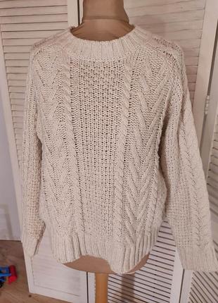 Фирменный свитер