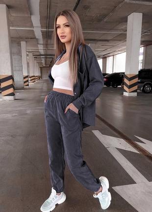 Гарний вельветовий костюм сорочка на кнопках штани джогери на манжетах