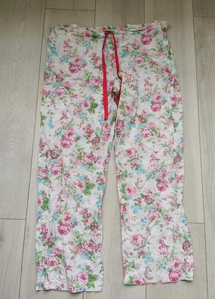 Легкие хлопковые пижамные брюки в розочку