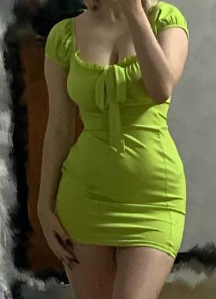 Салатовий сарафан