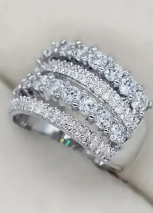 Сяюче інкрустоване кільце ✨