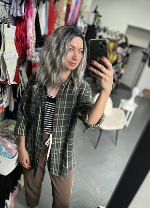 Парик волнистый, пепельный омбре, удлинённое каре