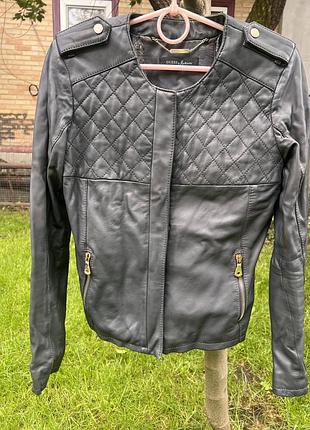 Фірмова шкіряна куртка кожанка guess by marciano розмір s 42-44