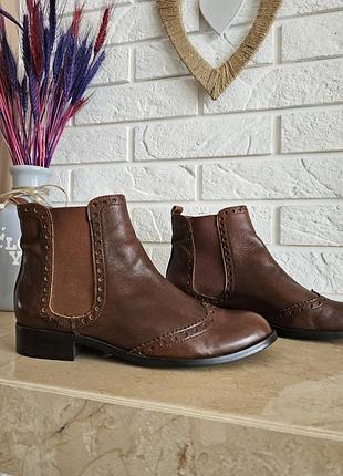 Кожаные сапожки челси