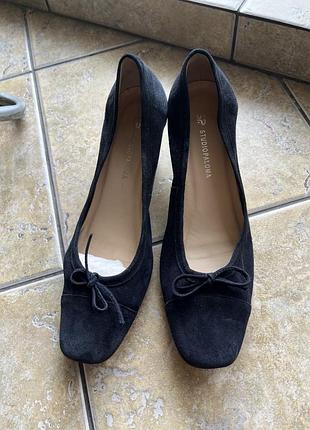 Туфлі замшеві