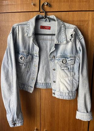 Джинсовий піджак .розмір м