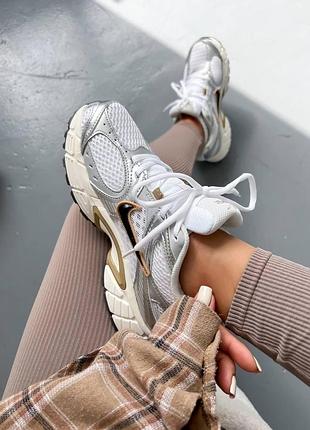 Zoom vomero 5 rnr silver/gold