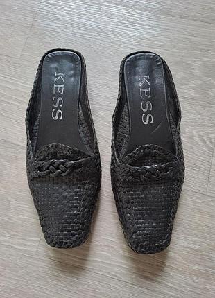 Кожаные закрытые шлепанцы мюли из плетеной кожи испанский премиальный бренд kess