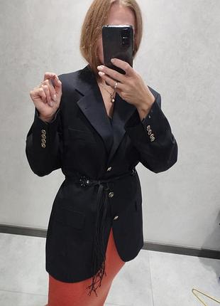 Стильный жакет баклажанного цвета