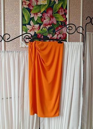 Стильна оранжева юбка міді zebra.