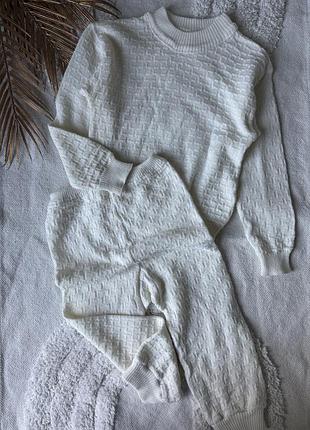 Вʼязаний костюмчик для дівчинки 3-5 років