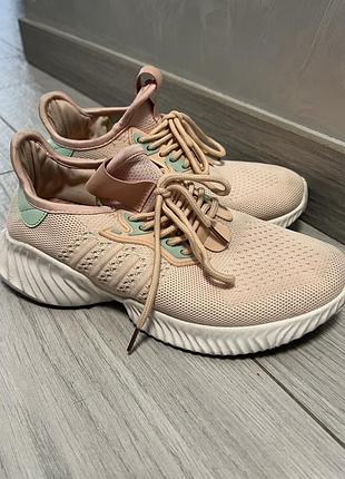 Кросівки для спорту