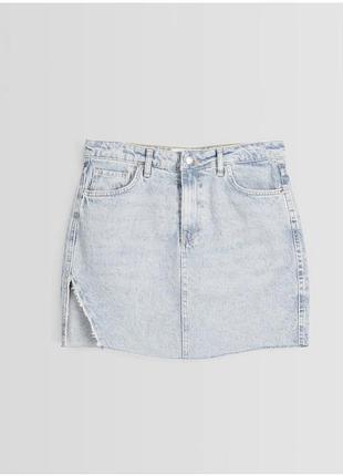 Джинсова спідниця bershka блакитна джинсова спідниця з розрізом на нозі bershka
