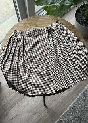 Спідниця в клітинку на запах вільного крою
