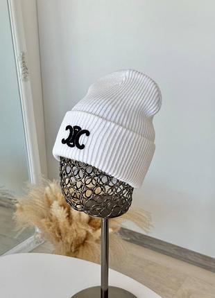 Теплая вязаная шапка лопатка унисекс мужская с логотипом белая