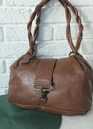 Сумка на плечо oriano. натуральная кожа