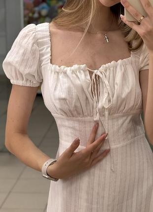 Сукня молочна із завʼязкою та рукавами ліхтариками