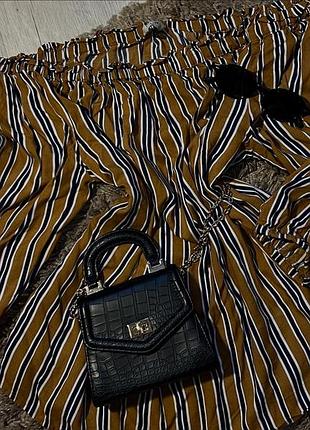 Коричнева блуза з короткими рукавами на плечі у смужку❤️