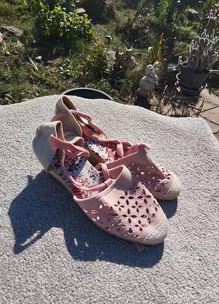 Новые женские туфли