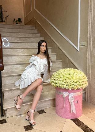 Неймовірна сукня з воланами