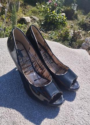 Женские туфли
