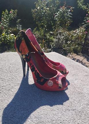 Женские туфли