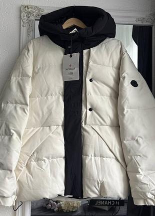 Пуховик moncler зимняя куртка белая молочная
