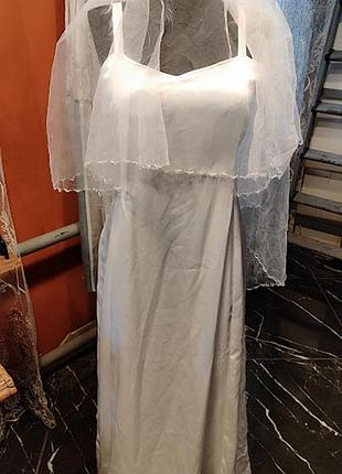 Карнавальное платье невесты с фатой .