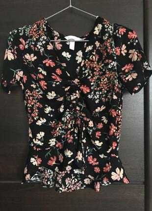 Стильна блузка-топ h&m в квітковий принт/стильная блузка-топ h&m2 фото