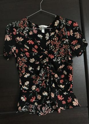 Стильна блузка-топ h&m в квітковий принт/стильная блузка-топ h&m7 фото