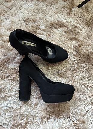 Туфлі замшеві