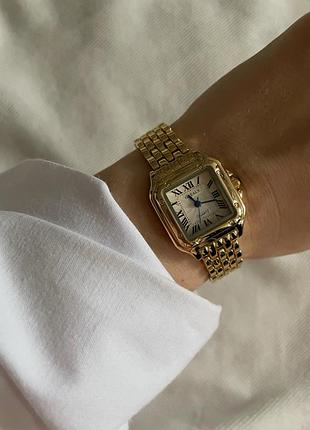 Квадратний годинник у стилі cartier