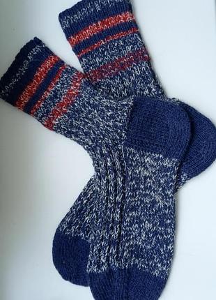 Носки женские высокие из натуральной шерсти.