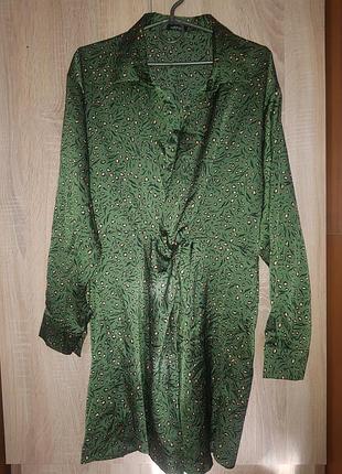 Платье с длинным рукавом