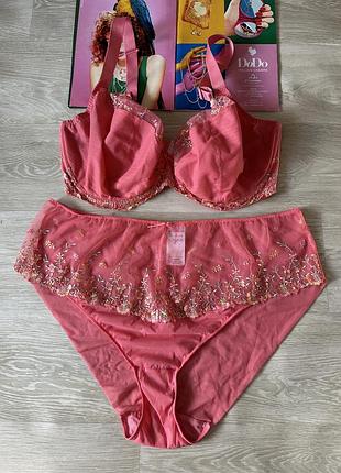 Очень красивый комплект 85gg