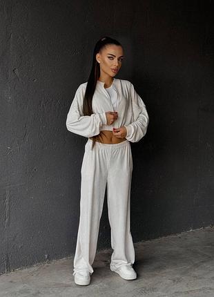 Женский брючный велюровый костюм