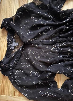 Блуза в квітах