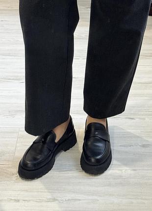 Лофери шкіряні estro нові 39 розмір, стильне взуття на осінь (туфлі, мокасини)