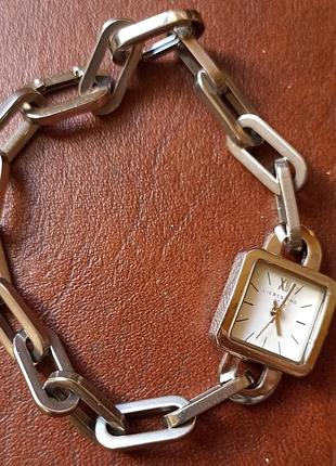 Невероятно красивые и стильные часы немецкого бренда liebeskind.