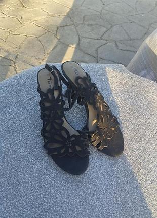 Женские туфли