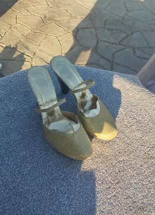 Женские туфли