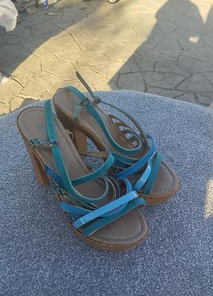 Женские туфли