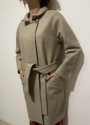 Бежеве пальто-кокон