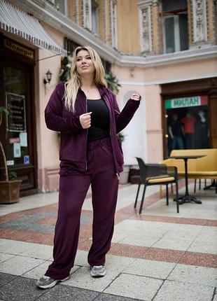 Костюм жіночий